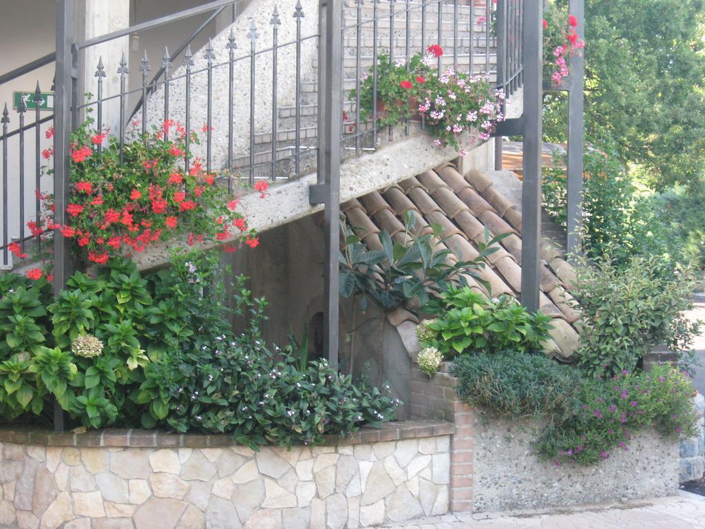 Parco Sogni D'Oro Aparthotel Montella Buitenkant foto