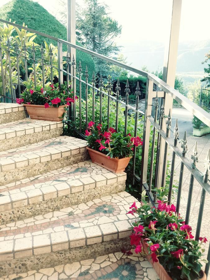 Parco Sogni D'Oro Aparthotel Montella Buitenkant foto