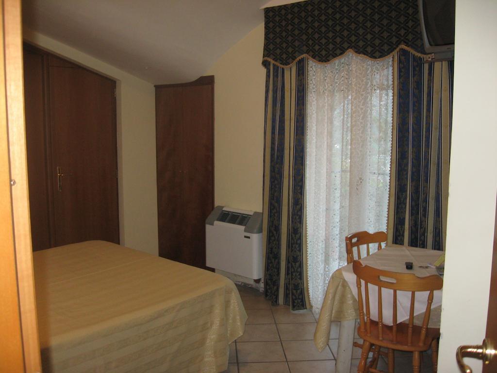Parco Sogni D'Oro Aparthotel Montella Kamer foto
