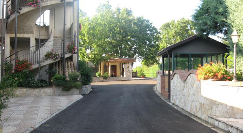 Parco Sogni D'Oro Aparthotel Montella Buitenkant foto