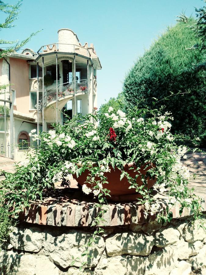 Parco Sogni D'Oro Aparthotel Montella Buitenkant foto