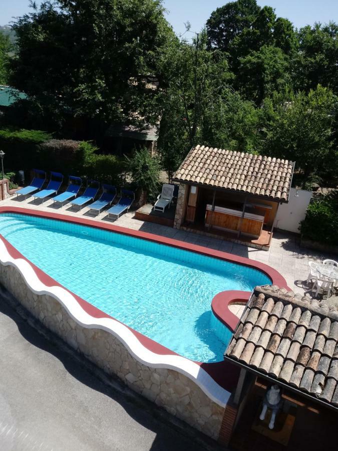 Parco Sogni D'Oro Aparthotel Montella Buitenkant foto